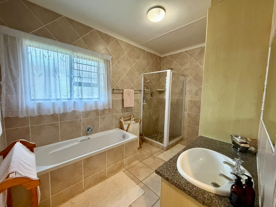 4 Bedroom Property for Sale in Fraaiuitsig Western Cape